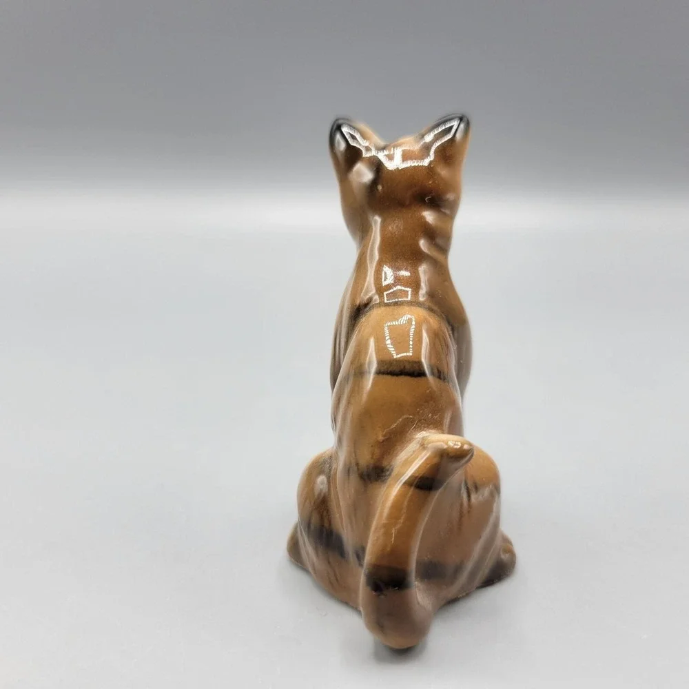 Vintage Ceramic Cat Kitten Figurine Home Shelf Decor 2.25